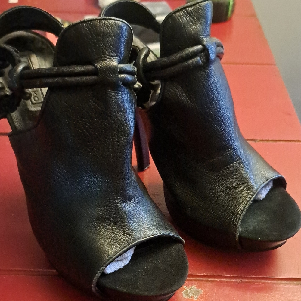 Matiko Black Peep-Toe Heels